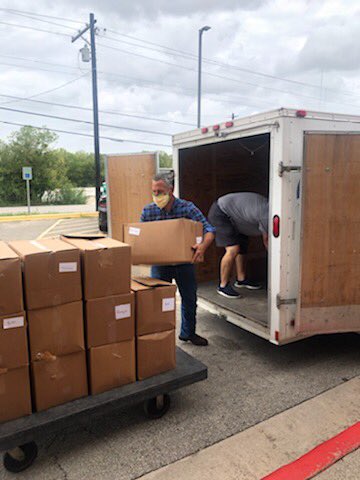 douglasdjames's tweet photo. @hcbc_ci  and @hcbcaustin  excited to partner with @GreaterMtZion to bless Barbara Jordan Elementary and Principal Williams. Delivered 250+ backpacks filled with school supplies yesterday.  Every child to have access to learning and opportunity. https://t.co/PeF5alzfxY