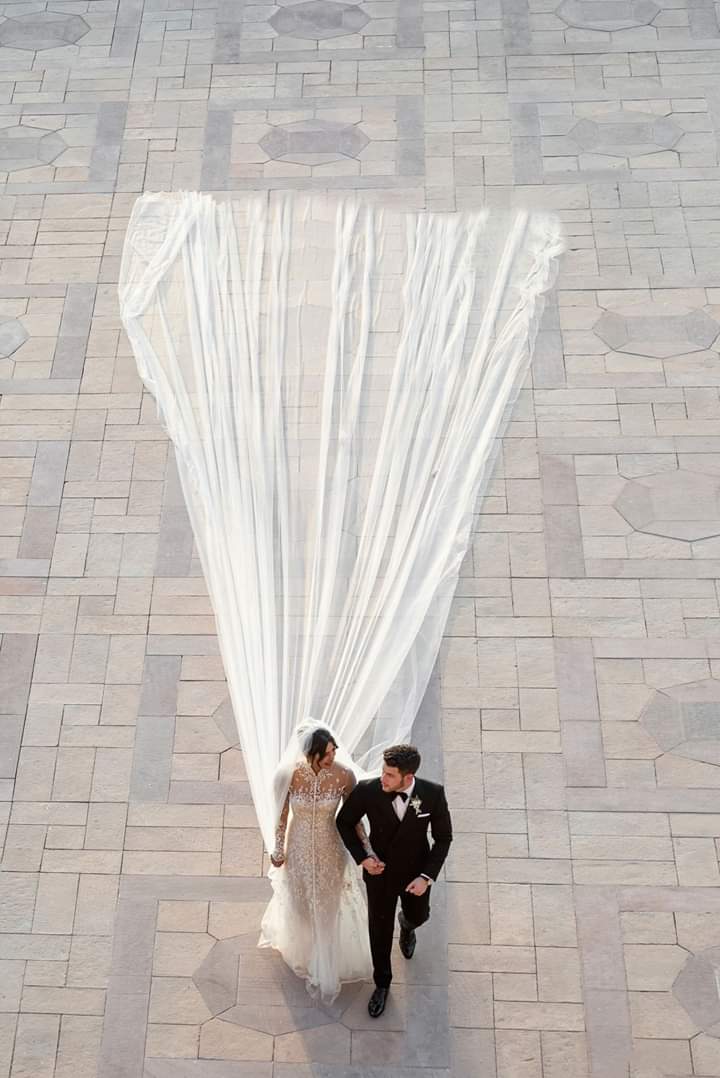 Mr and Mrs JONASIconic