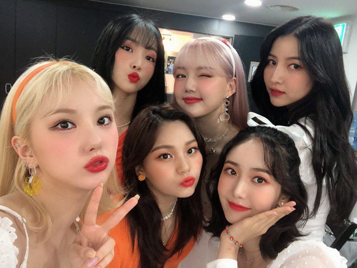 seokjinie_sback's tweet photo. apakah tanggapan kalian tentang buddy modal kuota 😭😭
#ShopeeUndangGFRIEND 
#ShopeeAdaGFRIEND 
#GFRIEND 
@ShopeeID https://t.co/UObyhHpVTe