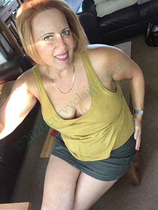 Enjoying the sunshine even indoors #mini #skirt https://t.co/74O8EE7obU<a href="/tag/mini"class="tags">#mini</a><a href="/tag/skirt"class="tags">#skirt</a>