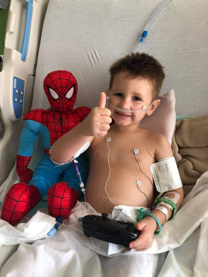I have a big heart. I dont ask for much from others and would give my shirt off my back for many of you. This year sucks. This kid is my nephew and has cancer, even if you can't help like/retweet and pray for my family. It's hurting. #FuckCancer!
mealtrain.com/trains/3grnmy
<a href="/DrLupo/">DrLupo</a>