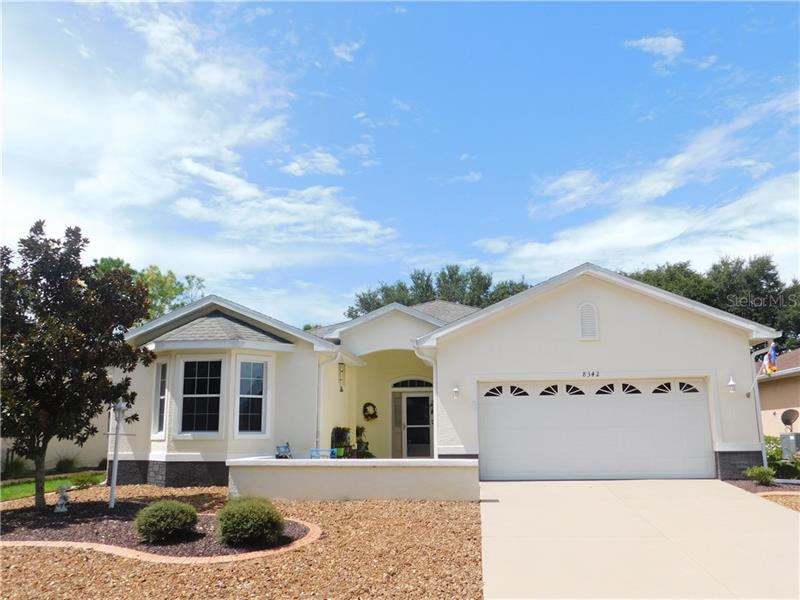 Simply amazing in Ocala. Move into this 3 BD/ 2 BA now! Call/text/DM me today!  cpix.me/l/104502991
