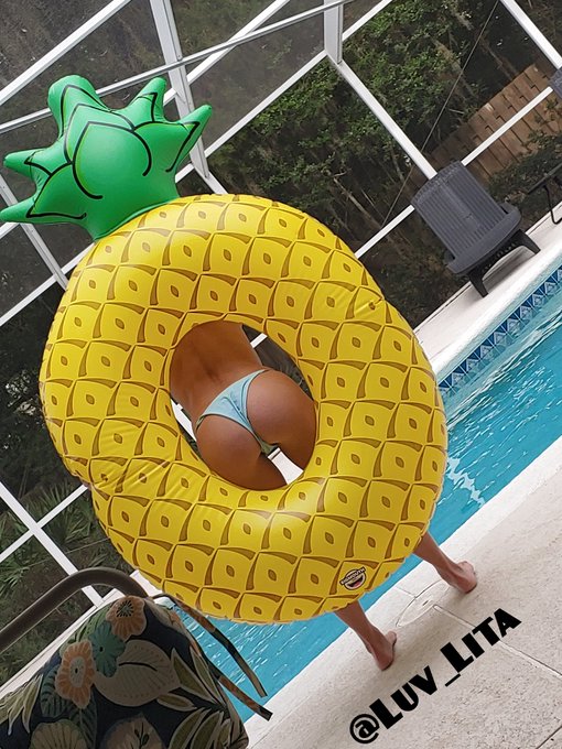 Bye Summer..  Oh wait..  Florida.. 🏖 🔥🌞💦 #asswednesday #HumpDayHappiness https://t.co/KSEqqhBb9L<a href="/tag/asswednesday"class="tags">#asswednesday</a><a href="/tag/humpdayhappiness"class="tags">#HumpDayHappiness</a>