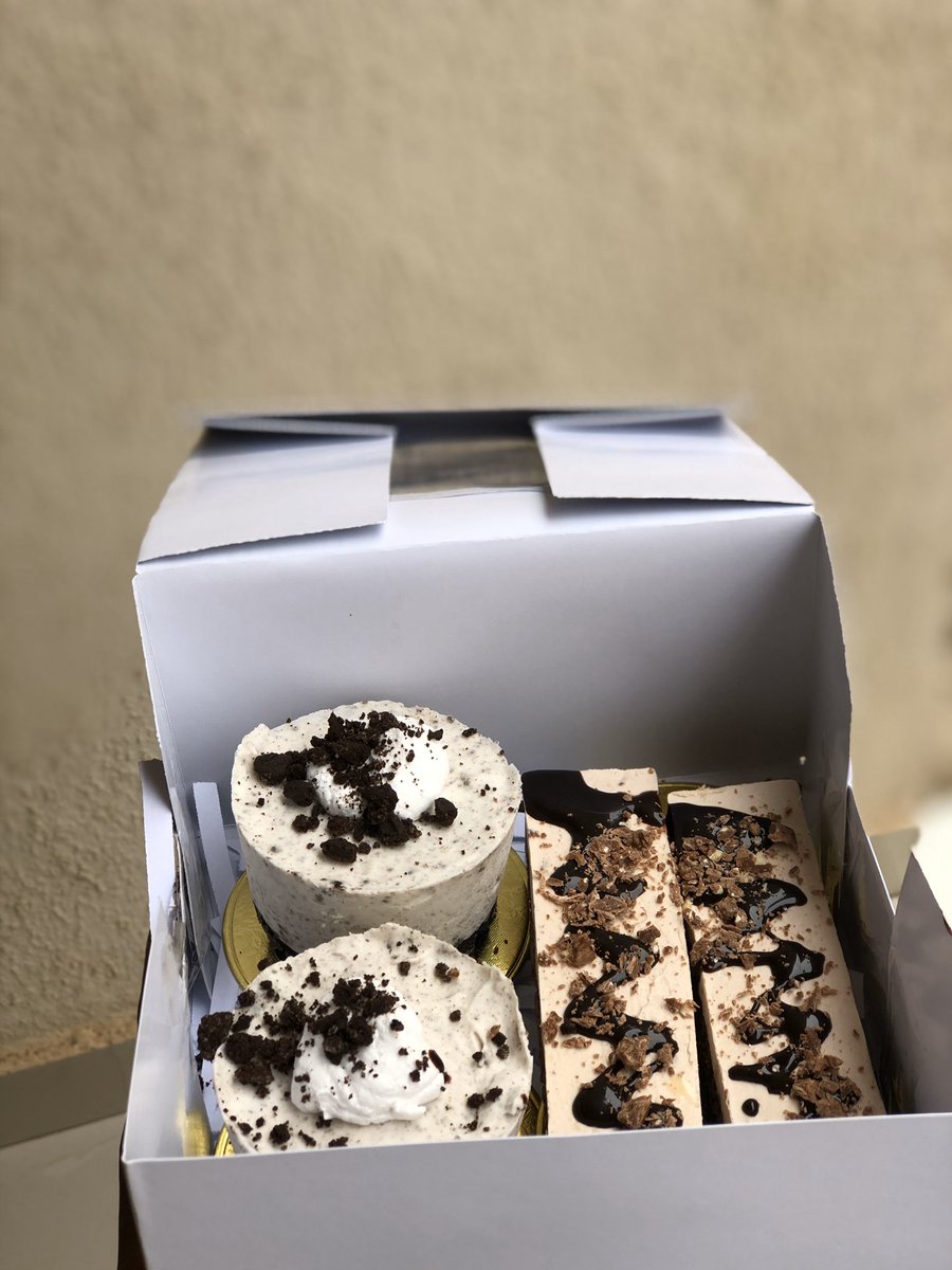 __azee_'s tweet photo. Box of 4 Cookies and cream cheesecake, and Toblerone mousse bars available for pickup/delivery 
N4000
Send me a dm ☺️

📍ABUJA https://t.co/aC3rDRZeVt