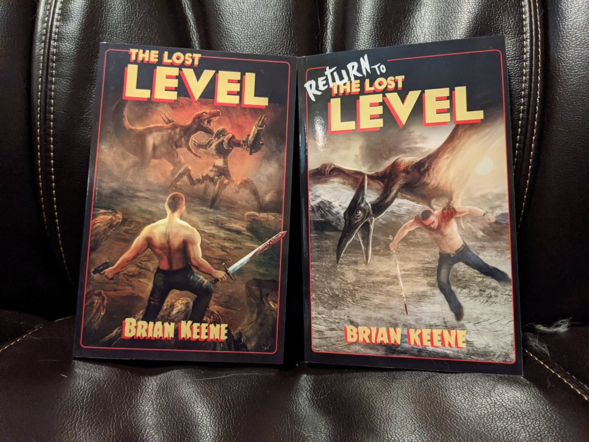MakeMeReadPod's tweet image. #GIVEAWAY TIME!!!
I'm giving away both SIGNED copies of @BrianKeene THE LOST LEVEL series to one lucky winner. To win you must do the following:
1. Follow me on Twitter AND
2. Retweet this post. 
That's it!
Winner will be announced 9/13/20.
*Winner must reside in the US. Sorry😢