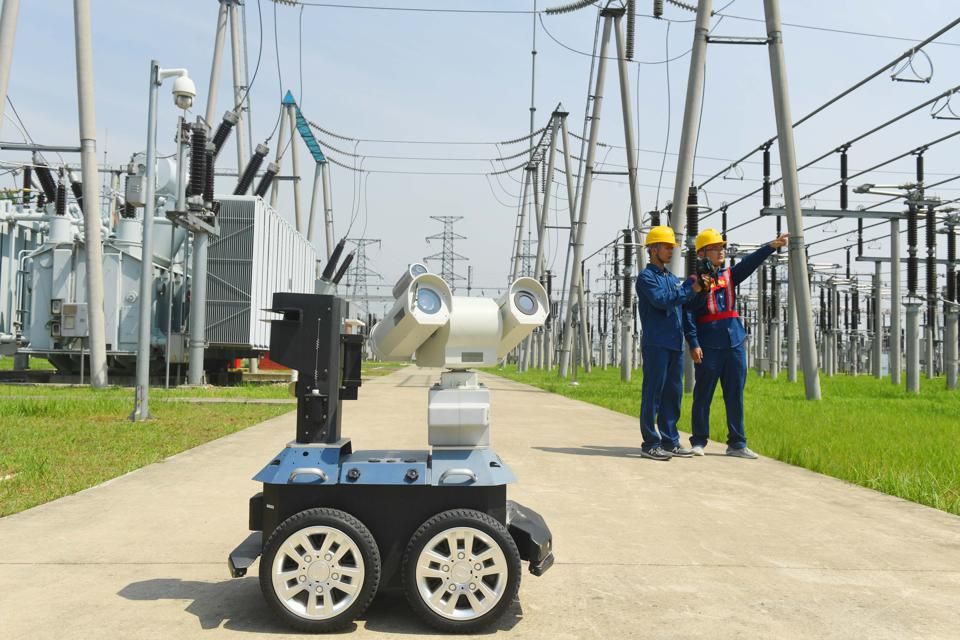 the_idcs's tweet photo. #MachineLearning in the energy sector is creating opportunities for #AI to improve efficiency, forecasting, & user accessibility. The sector used #MachLearn algorithms similar to brain neural networks to predict #WindPower output 36 hrs in advance! https://t.co/InHsPnbO1R https://t.co/VGm1CoamKp