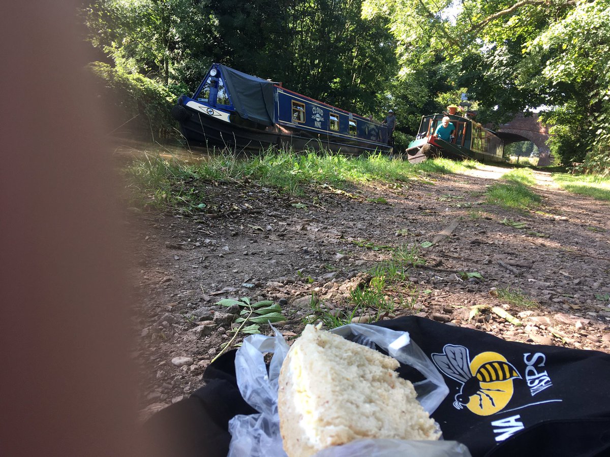 Simongoroll's tweet photo. Cheese sandwiches do taste better by the canal, @CruisingTheCut is right! https://t.co/L1slMxTj0S