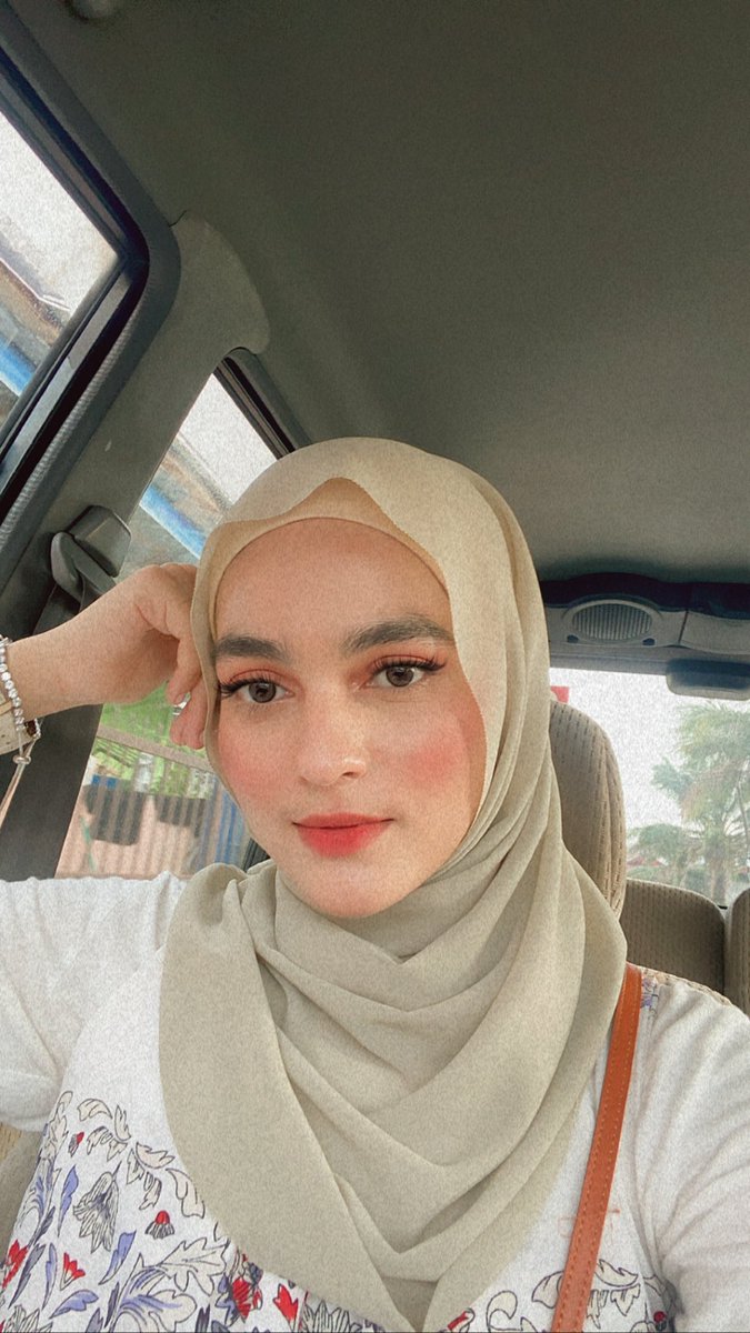 twolipshouse's tweet photo. 🌷TWOLIPS GIVEAWAY 🌷
Assalamualaikum #TLMuffins ! Korang nak try tak shawl terbaru kami? Kalau nak,jom join giveaway kami!
Syarat giveaway:
1. RT tweet
2. Follow twitter @twolipshouse
3. Follow ig https://t.co/mVI3NNKHaj
Tag lima kawan korang 🤩 https://t.co/jXhe76MSMb