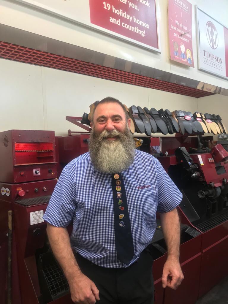 Another record broken on area 6, Chris in Southport has a new watch record and won a takeaway for his efforts! Was too shy to have a proper photo so he hid behind his beard 🙈 Thanks mate 😁😁 ⁦<a href="/JamesTCobbler/">James Timpson</a>⁩ ⁦@AlexBar76526325⁩ ⁦⁦⁦⁦<a href="/darrenbrowna6/">darren brown</a>⁩