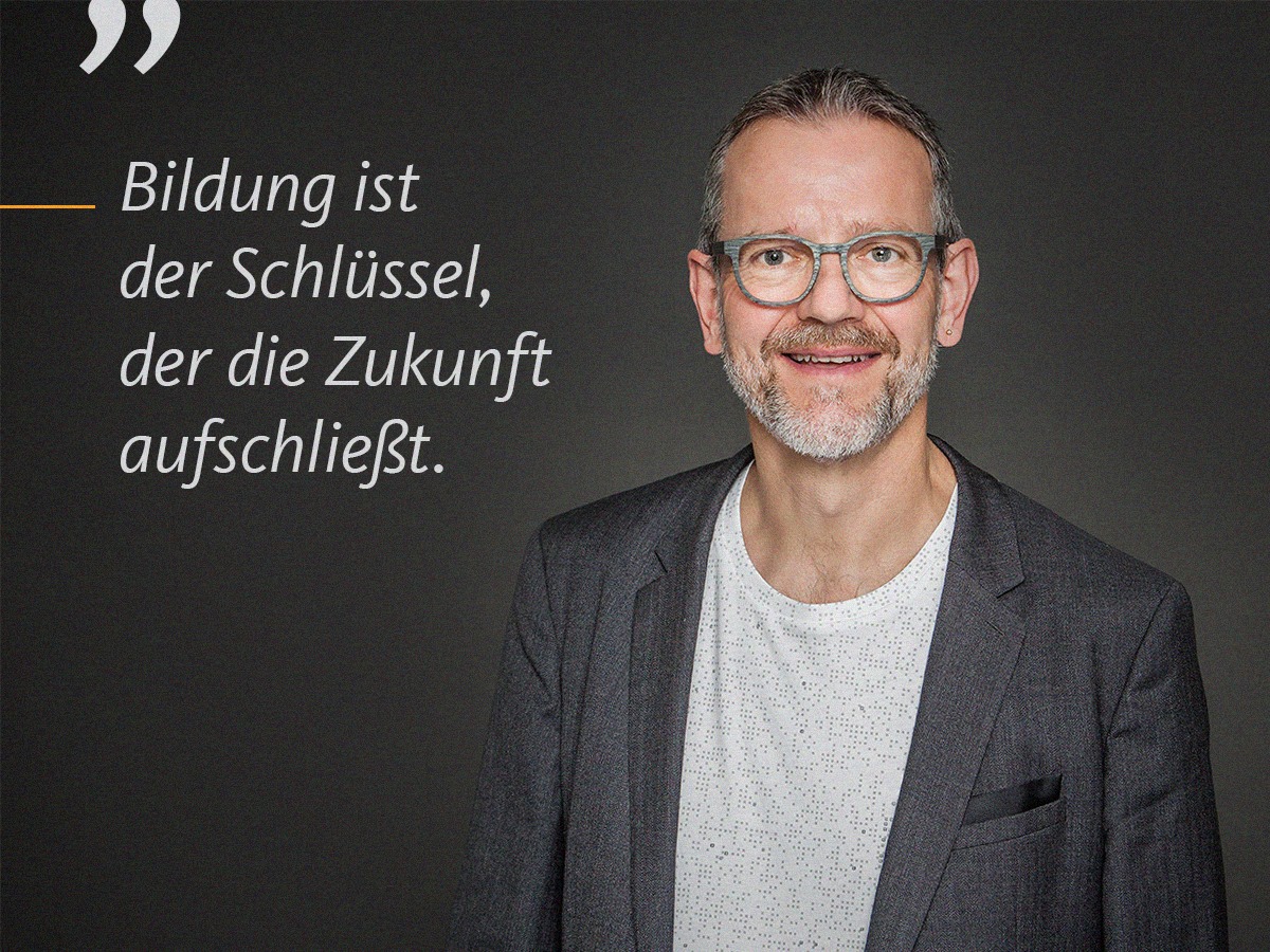 Bildung ist die Grundlage für ein selbstbestimmtes Leben. Wer aber nach Schule, Ausbildung und Studium mit dem Lernen aufhört, macht einen großen Fehler.  👉 bit.ly/3iaxQz3

#bildung #easysoftgmbh #einfachfürmenschen #bildungsmanagement #ausbildung #lebenslangeslernen