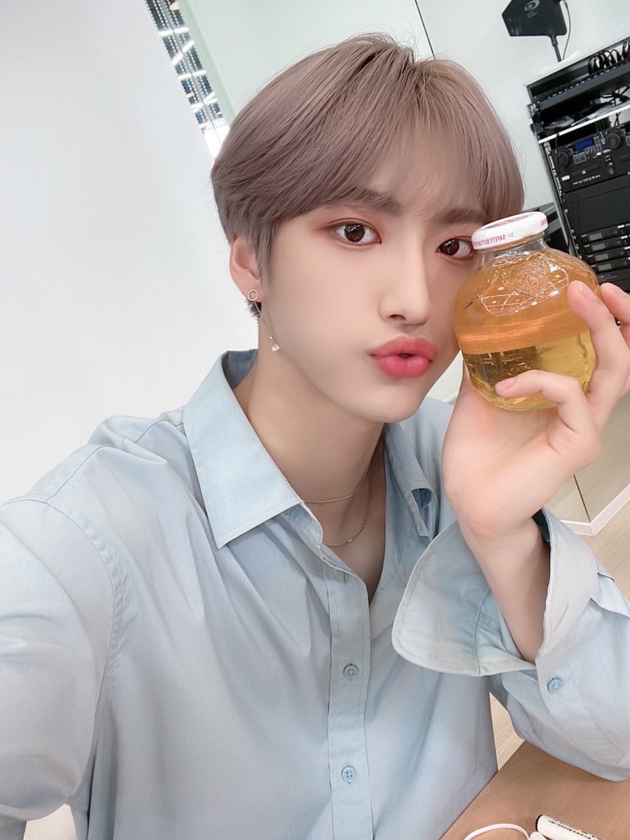 ATEEZofficial's tweet photo. [#성화] 누가 더 동글동글할까~요?🍎🍏🍎🍏
#ATEEZ #에이티즈 https://t.co/IPQPSD8w3u