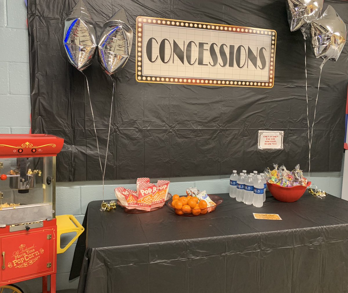 jessykramer007's tweet photo. NOW SHOWING........LOWE’S BEST SURVEY! All of our associates playing an important ROLE in our company’s success! @shadscarrette @BrianTe58414379 @BlueBoxR1 @charlesatlowes #BESTintheNORTH https://t.co/Md3tvvpcEA