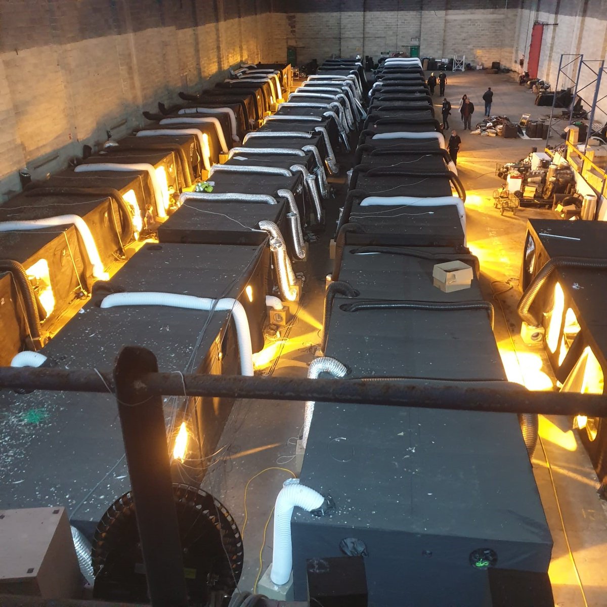 LancsPolice's tweet photo. Yesterday we discovered a large cannabis factory worth between an estimated £3-4m at an industrial unit on the Squires Gate Industrial Estate, Blackpool. Inside, officers discovered over 30 tents containing over 500 cannabis plants. 3 people were arrested. https://t.co/sjSyXy4ZAy https://t.co/lAsyxLxOnk