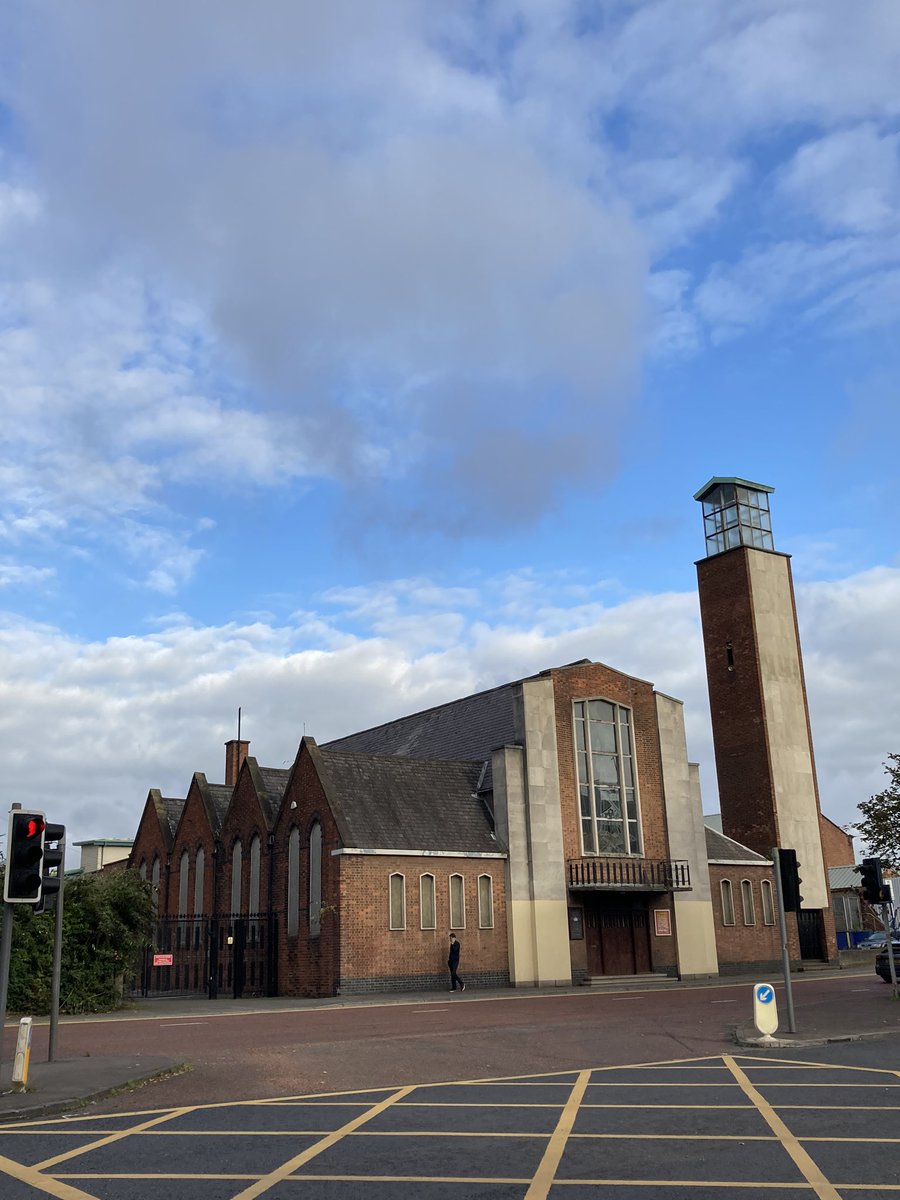 1.  #Belfast Thread.Took a dander from Millfield-Shankill-Woodvale-Crumlin today.Few photos of family connections,sites,buildings & murals coming up.First,St.Stephen’sChurch of Ireland where 4 generations of my family married in 19th&early 20th century.Built 1869,adapted 1963.