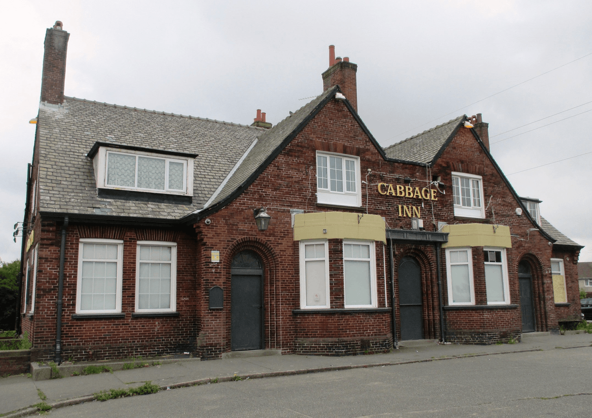 AndertonGables's tweet photo. Monthly progress meeting today at the The former Cabbage Inn site, Fleetwoods Lane in Netherton. Pub now demolished and 6 one-bedroom and 24 two-bedroom apartments are underway. Great progress has been made! #employersagent #newbuild https://t.co/e050ODpOUO