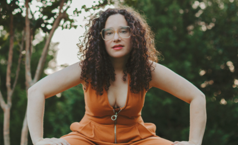 mxdwn's tweet photo. mxdwn PREMIERE: @rachelkiel Faces Her Fears in Summery New Video for “Car Crash Dream”
#rachelkiel #carcrashdream #songwriter #musician 
https://t.co/sWjClbnAJ6 https://t.co/tm0jaKUs75