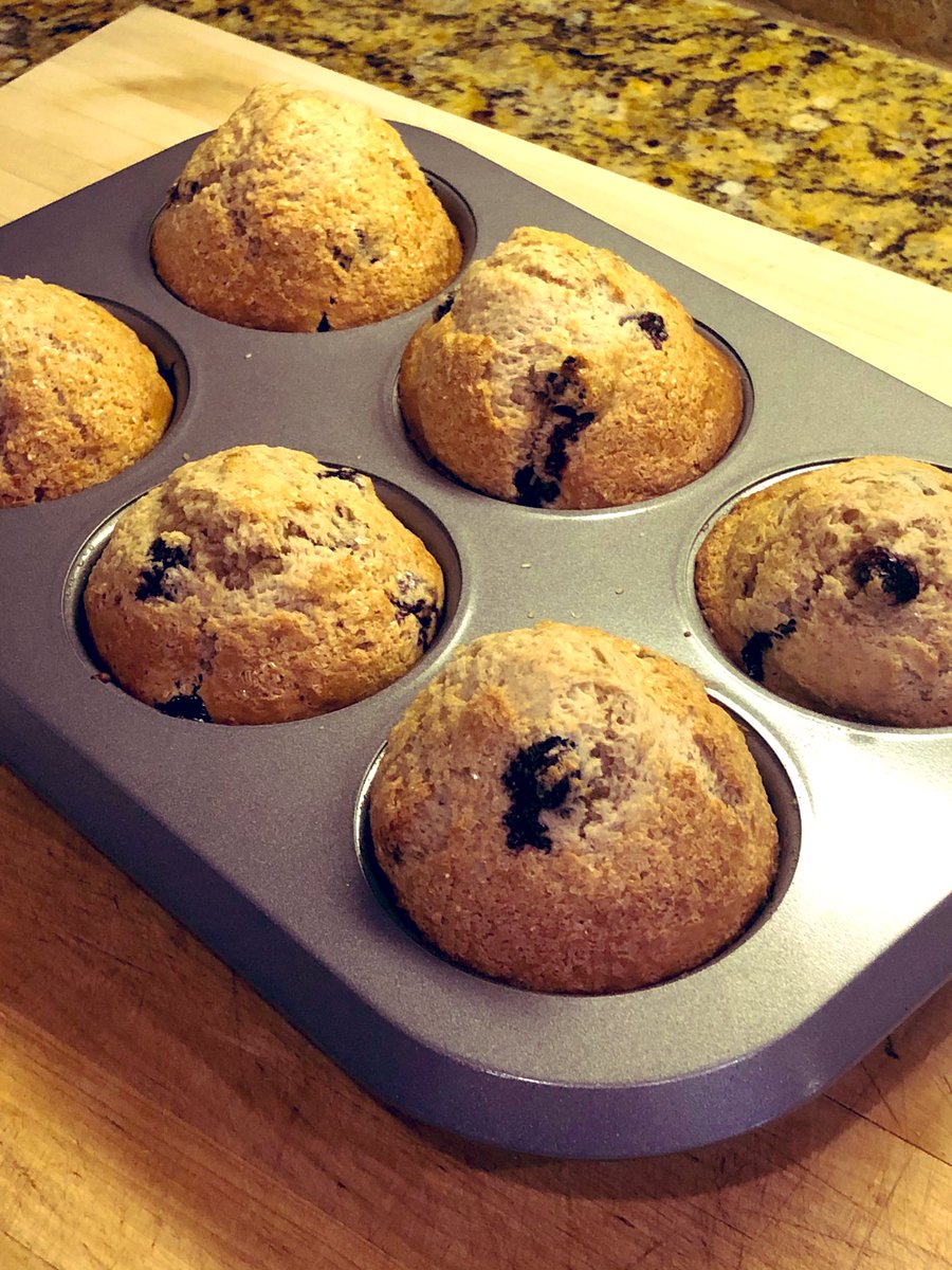 ChefBarryLofton's tweet image. I guess insomnia isn’t always a bad thing. When life gives you lemons (and overly ripe blueberries)....you make muffins!