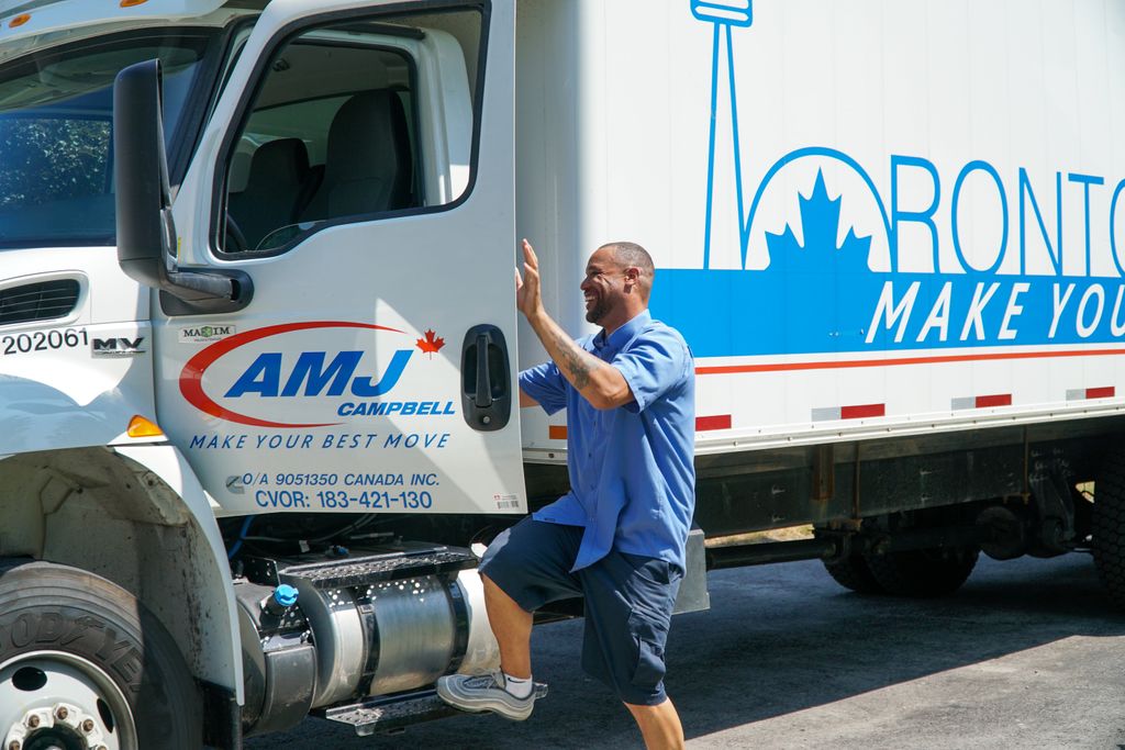 amjcampbell's tweet photo. The Canadian trucking industry and its associates have been critical in providing #essentialtransportation services all while facing some unprecedented challenges.  
To the 400,000 #Canadian men &amp; women, who keep our country's freight moving...THANK YOU!
#NationalTruckingWeek https://t.co/S5fmNc2zLh