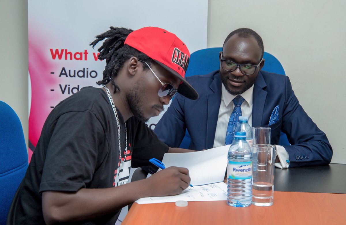 Spraggapromo's tweet photo. @FezLimited Signs @AkbarJudas and @SpraggaStarBoy2 🙏🙏 @BigEyeUG @kampalasun @enewsug https://t.co/pCoO30Uwy6