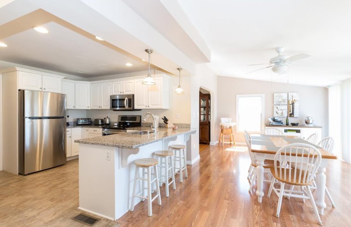 JuallRealty's tweet image. It’s been a year since my clients (and future in-laws) got their new home in North Haven. 🏡 #ctrealty #cthomes