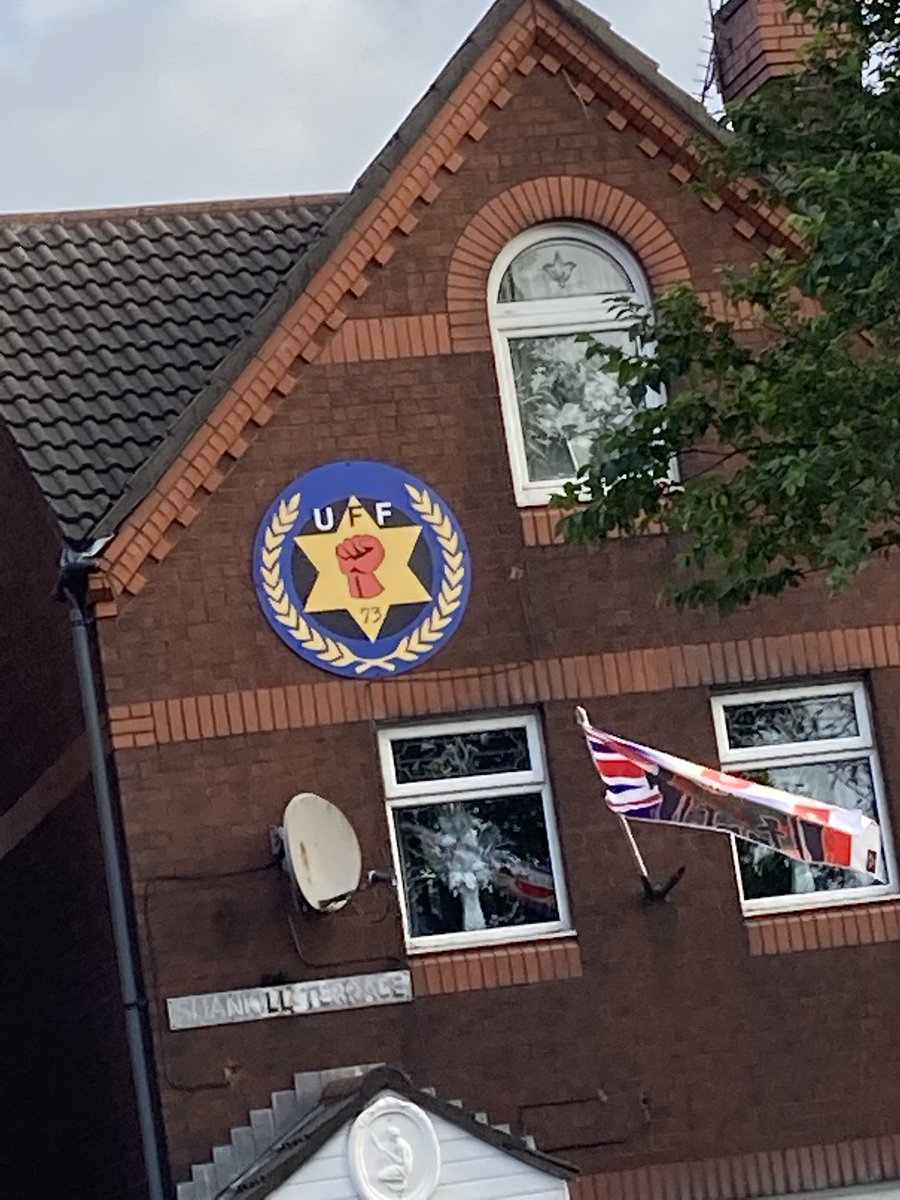 6.  #Belfast lower Shankill these days is often associated with  http://UDA.House&nbsp; shows UFF sign of Ulster Freedom Fighters, a notorious paramilitary  http://group.New&nbsp; Shankill Medical Centre on site of long family home in Beresford Street. 