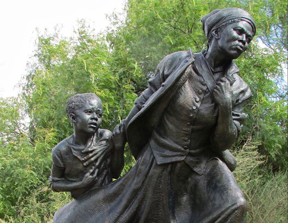 Tubman_Byway's tweet image. #HarrietTubman is coming to Cambridge, MD! A 9-foot-high, 2,400-pound bronze likeness of the Underground Railroad hero will be unveiled during the Day of Resilience starting at 12pm. The sculpture, by Wesley Wofford, will be on display until October 9. bit.ly/3m5N4bi