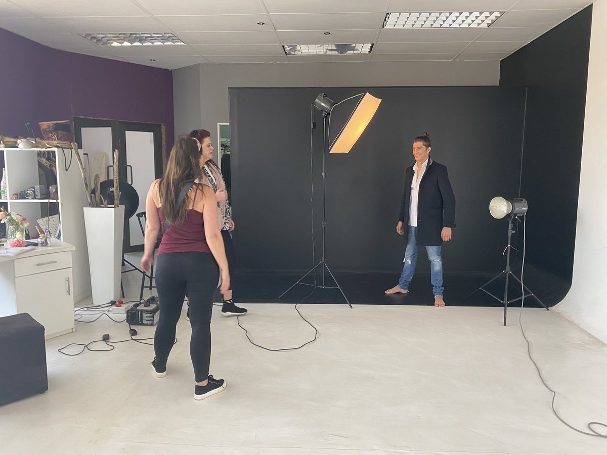 <a href="/BurgJakes/">Jakes</a> Photoshoot done and dusted 👏🏻 #NewSingle #PicturePerfect