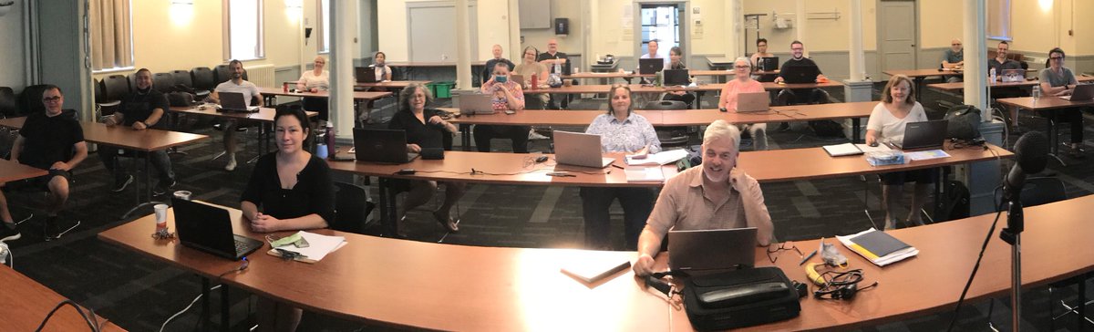 charlesfillion's tweet photo. L’équipe du Centre St-Pierre est très heureuse de se joindre au lancement de la campagne Centraide. #IciAvecCoeurMTL #CentraideMTL #formation #solidaire #CESIM  #economiesociale @CSMOESAC @ChantierES @PMEMTL https://t.co/Zd6yAyeLXZ