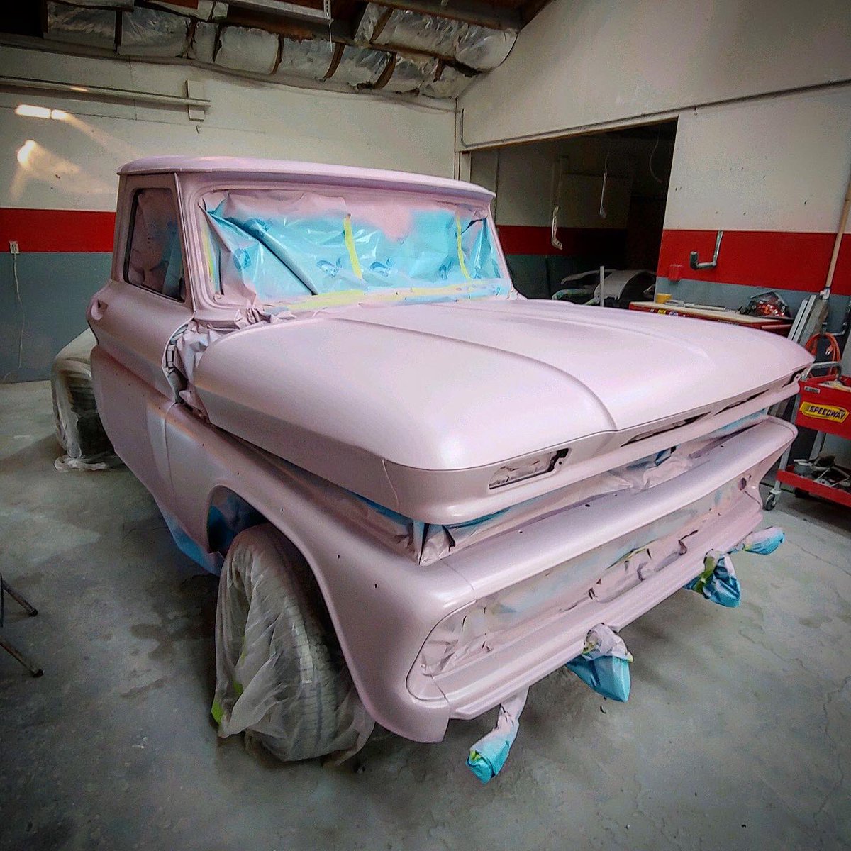 PrescottHotRods's tweet photo. The ‘65 C10 is now in primer!
.
#Chevy #Chevrolet #Bowtie #C10 #classicpickup #vintagepickup #lsswap #autobodyandpaint #primer #sandableprimer #pink #autorestoration #hotrods #hotrod #americanmuscle #trucksofinstagram https://t.co/NUGLq2hJzv