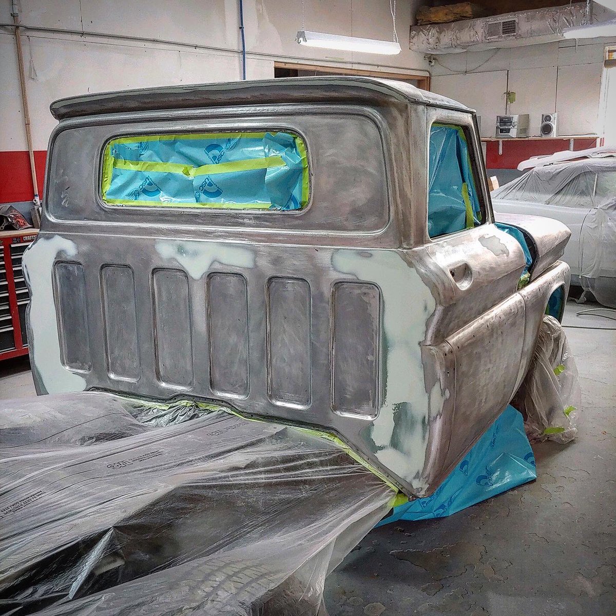 PrescottHotRods's tweet photo. The ‘65 C10 is now in primer!
.
#Chevy #Chevrolet #Bowtie #C10 #classicpickup #vintagepickup #lsswap #autobodyandpaint #primer #sandableprimer #pink #autorestoration #hotrods #hotrod #americanmuscle #trucksofinstagram https://t.co/NUGLq2hJzv