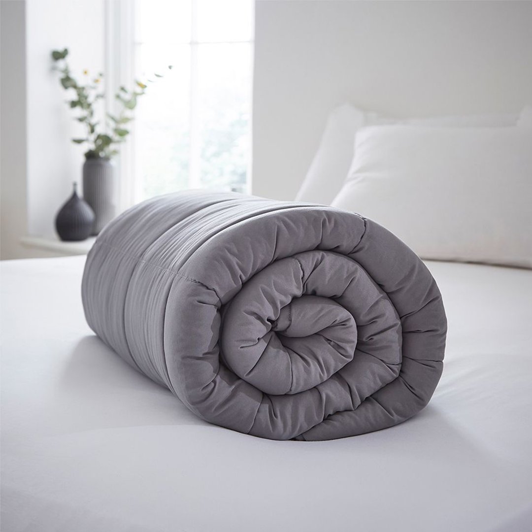 silentnightbeds's tweet image. For #MindfulnessDay, we're giving one lucky winner the chance to #win a wellbeing bedding bundle including our Weighted Blanket AND Re-balance Pillows. Slow down, be aware, breathe deep, practice mindfulness and sleep well 💤

Follow and RT to enter!