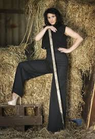 sassy_nashville's tweet photo. i hv t sort my website out now for a few hours for the @SASKIAStore im adding those images of me on tractors on my heading images. u will be able to pay by paypal aswell. for tshirts and mugs and much more this is a farm image from shoot from  https://t.co/ALSyGRkW6N https://t.co/0zl4vZ8LvY