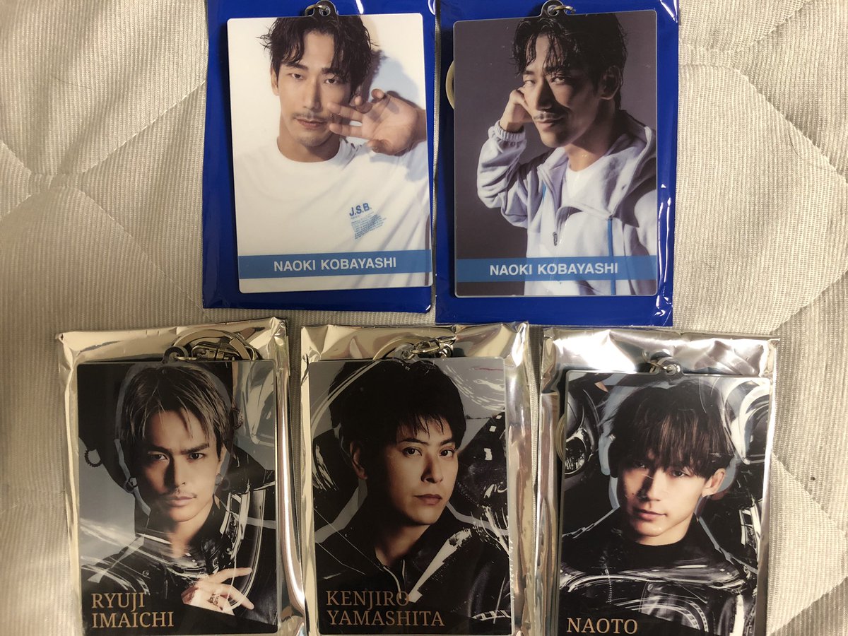 sa_lx_xlzzz's tweet photo. 三代目JSOULBROTHERS
アクリルキーホルダー
フォトキー
交換

譲　A 今市隆二ノーマル
　　　山下健二郎シークレット
　　　NAOTOノーマル
　　B 小林直己ノーマル、シークレット

求　登坂広臣　種類問わず

難しいとは思いますが条件当てはまる方いましたら写真付きでリプお願いします！🙇🏼‍♀️ https://t.co/957VxMRWnu