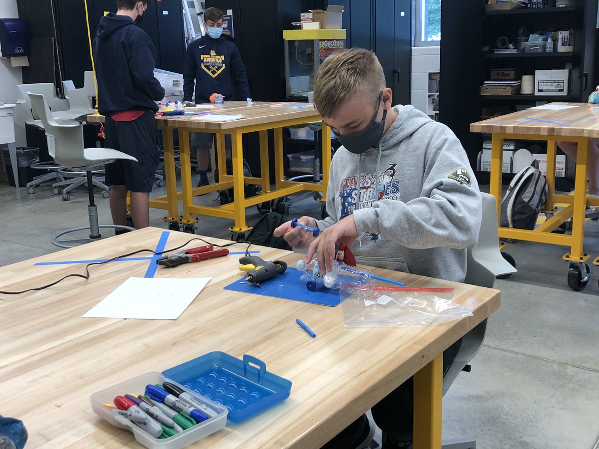 MichaelHaydn4's tweet photo. Today we built air powered cars @polariscareer @PLTWorg @OFHSLeoSpagnola @OFCSSuper https://t.co/pKKs4nZSIS