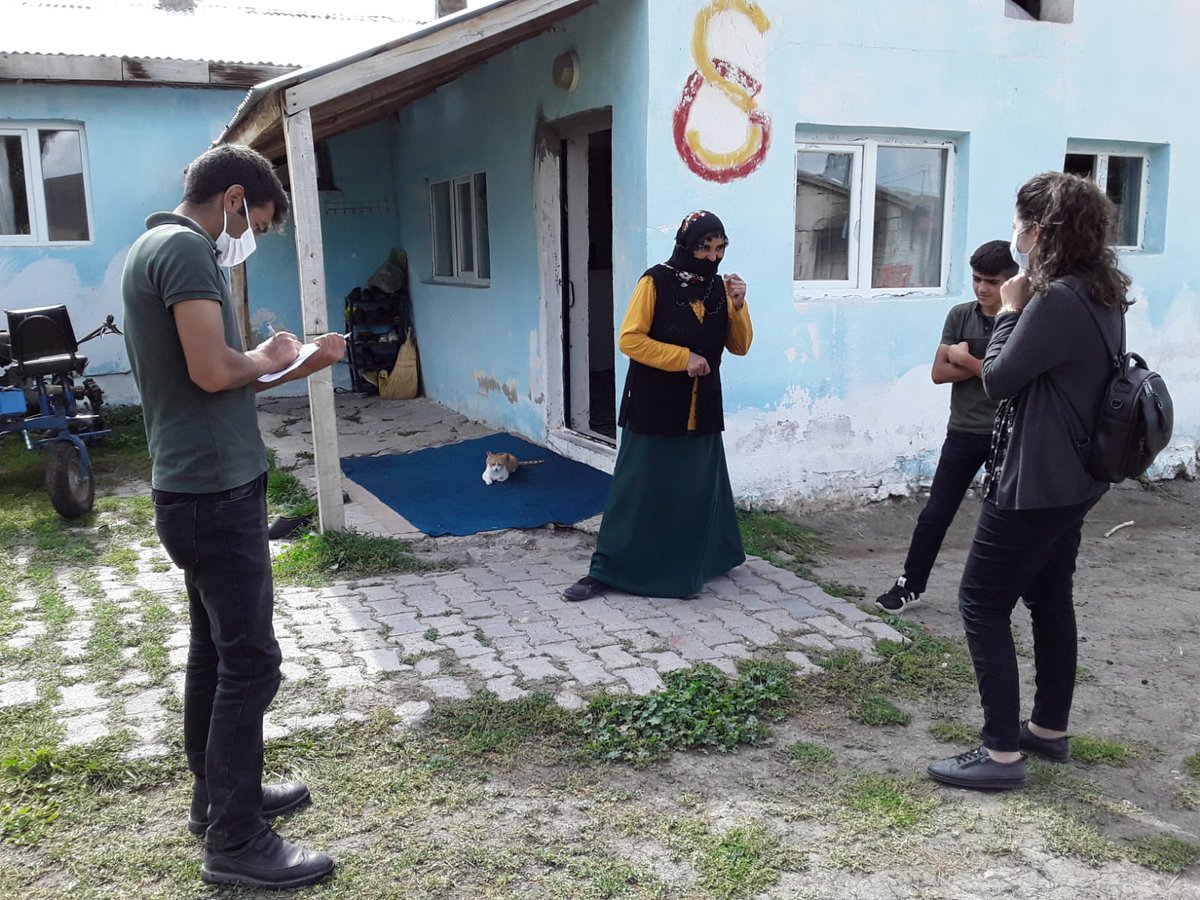 DiyadinImam's tweet photo. Öğrencilerimizi ziyaret ederek onlara yeni eğitim öğretim yılına ait ders kitaplarının yanı sıra öğretmenlerimizin onlar için hazırladığı konu özet ve kazanım testlerini ulaştırdık.
@ziyaselcuk
@agrimem
@mfaruktekinn
@diyadinmem
@atillaaslan https://t.co/5NW8cHTtF9