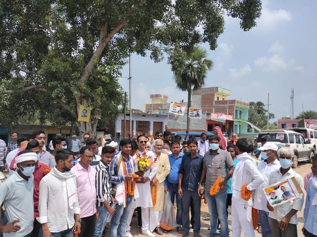 gopalkrishanjsp's tweet photo. दिनांक ८ सितंबर २०२० को राष्ट्रीय सचिव सह बिहार प्रभारी आदरणीय श्री @virenderrathor जी का हिसुआ में मेरे युवा साथियों के द्वारा किए गए स्वागत की कुछ तस्वीरें।
@shaktisinhgohil
@DrMadanMohanJha 
@Anilcong90 https://t.co/CORvGQ8zJB