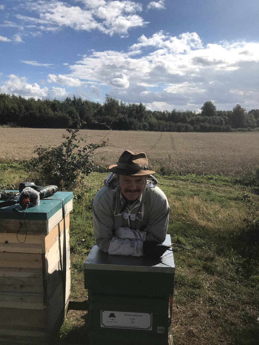 LukeWardle1's tweet photo. The man the legend that is Dave @TheBeeFarmer what this man is doing for the bees and the planet in general is amazing! Please people, check him out and help in anyway you can, buy honey, sponsor a hive, do a course, make a donation. We have no Planet B!! https://t.co/3hn9jSvE9l