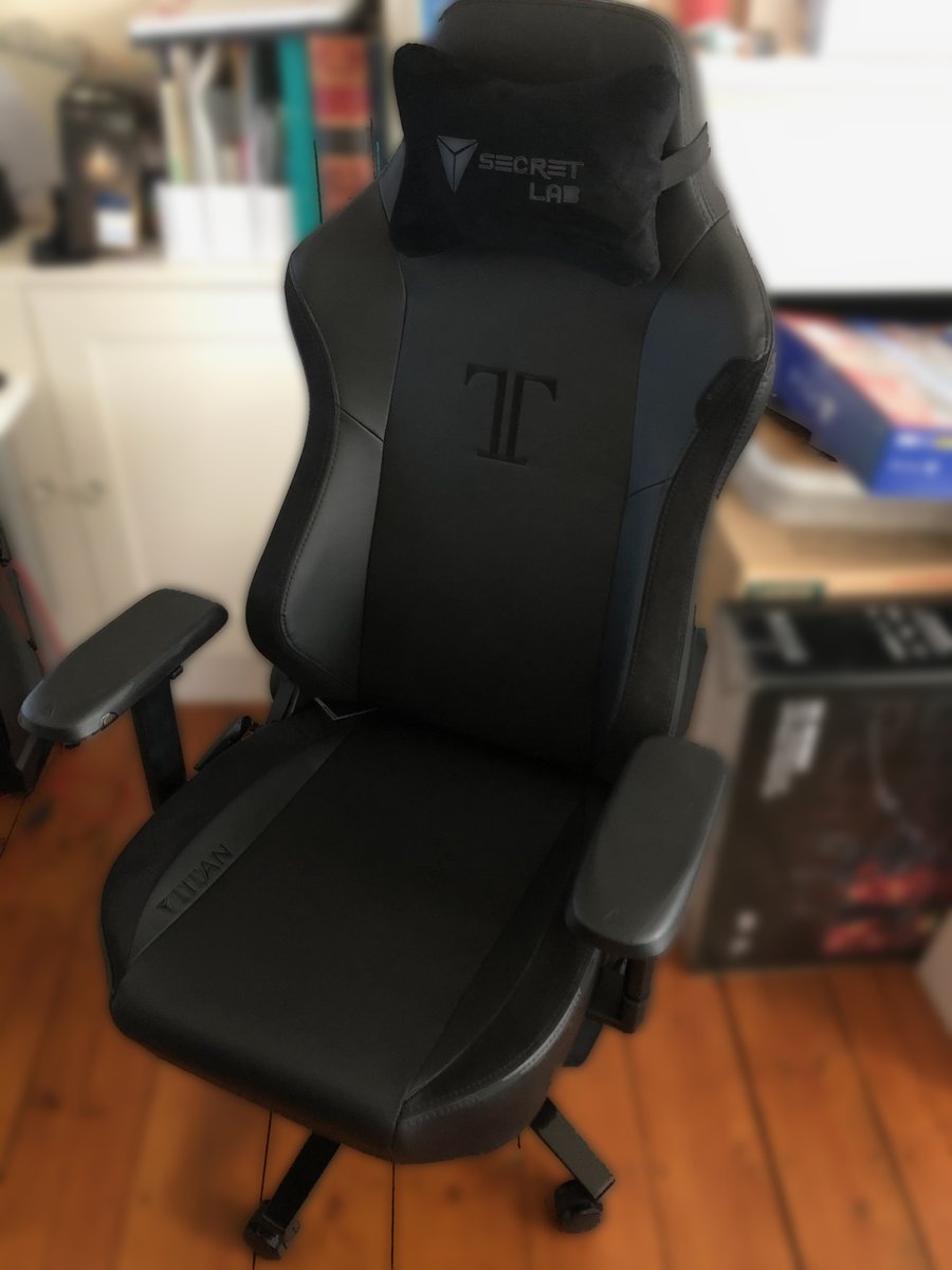 JonSolo42's tweet photo. Shameless plug for #Secretlab. I do love my Titan so far. https://t.co/a2D22sFN6d