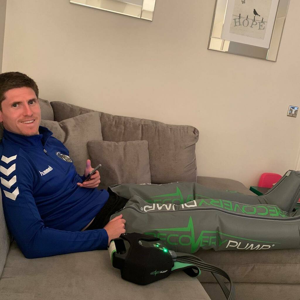 scholarstherapy's tweet photo. Huge thanks to @martyroyalrpx and @rpxteam for sorting the  @afc_fylde lads out with their recovery 👌🏻

#recovery #compression #recoverypump https://t.co/e2k6qGd5qx https://t.co/bR9NSx678T