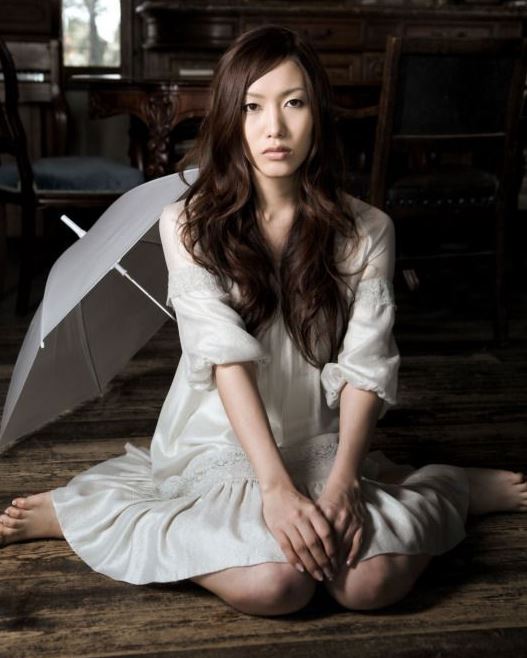 Famous_Trans's tweet photo. Ataru Nakamura was born on June 28 1985. She's a Japanese singer, actress, and songwriter. Her debuted single was released in 2006. She came out as a #transwoman the same year which made a lot of buzz in the Japanese media.

#Transgender #Transwoman #Transgenero #Trans #TS #TG https://t.co/2JNeZ3XR4N