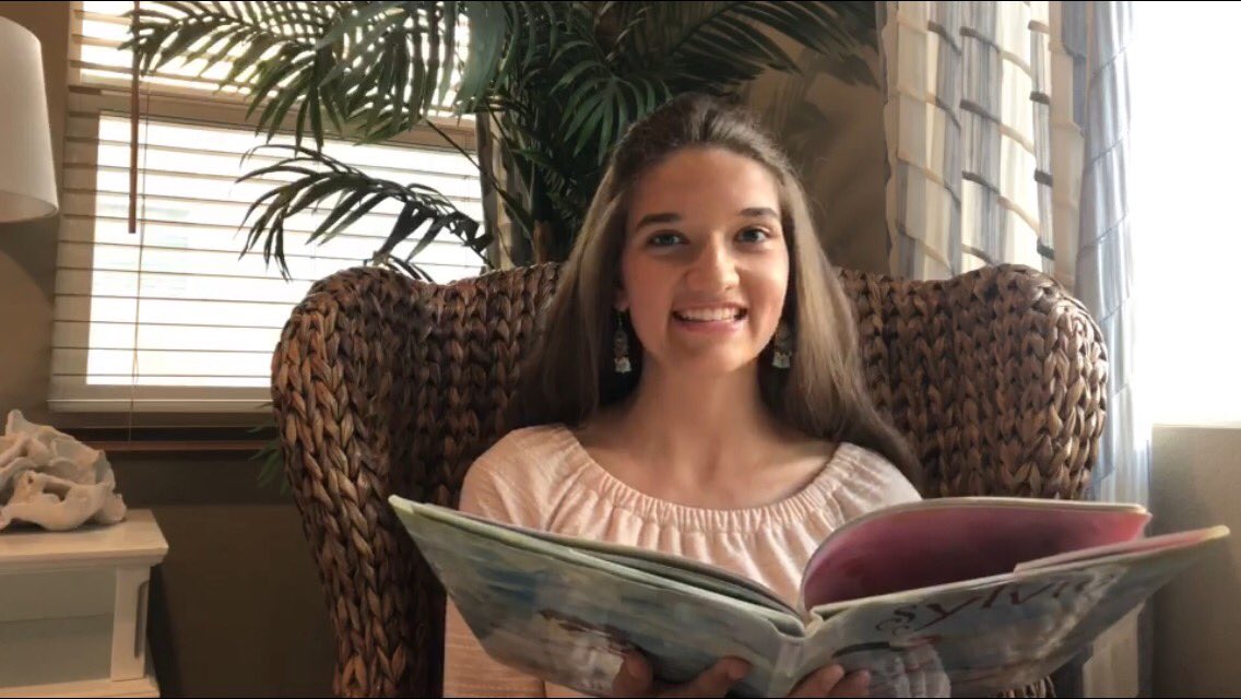 BriannaBazler's tweet photo. Kicking off the new school year with a fun #storytime session for the kiddos. See me and many others read children’s stories here: https://t.co/dkn7uSMgRj @YoungArtistAwds #responsibleleadershipYAA #readtome #childrensbooks #first5 #actorsforgood #givingback https://t.co/NtZH7EjbZO
