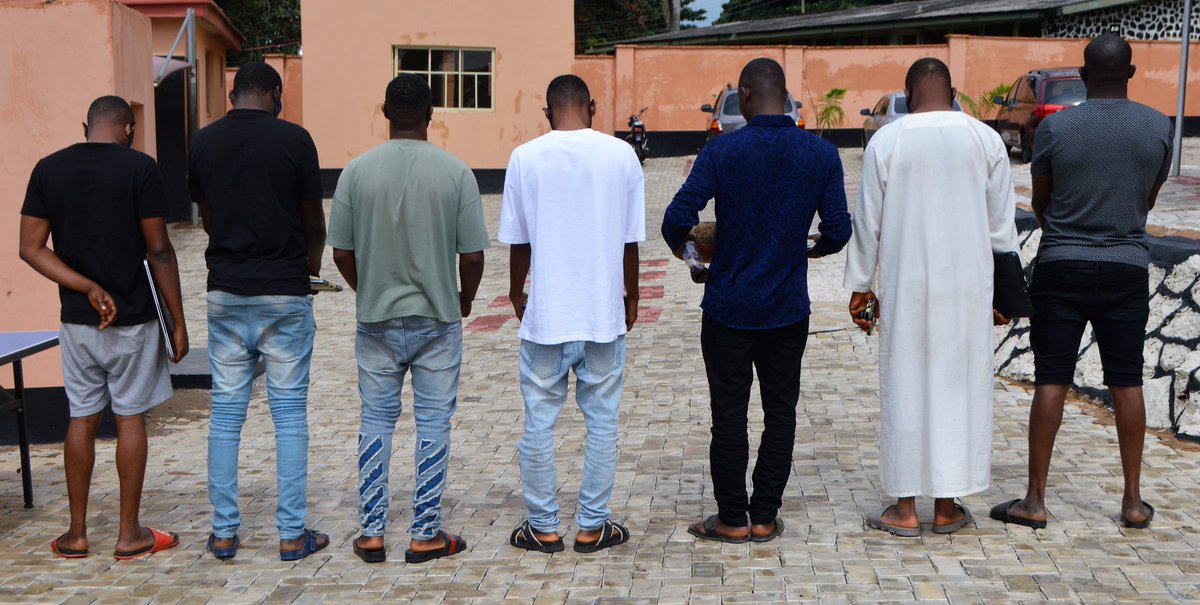 bbchausa's tweet photo. EFCC ta damƙe matasa 7 kan zargin aikata zamba ta intanet
👉https://t.co/R0HnCmTRLk https://t.co/5mjflcBvlV