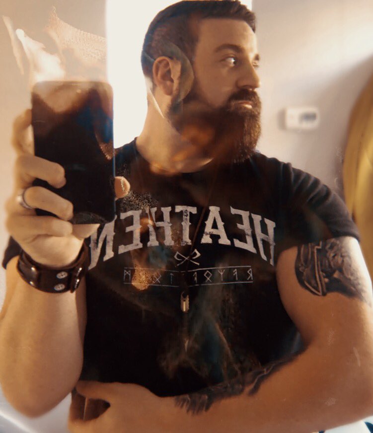 1BeardedViking's tweet photo. Every viking needs a Heathen T -Shirt 😂

#vikng #heathen #twitch #streamer  #SupportSmallStreams #PS4 https://t.co/B3W4xHfgdc
