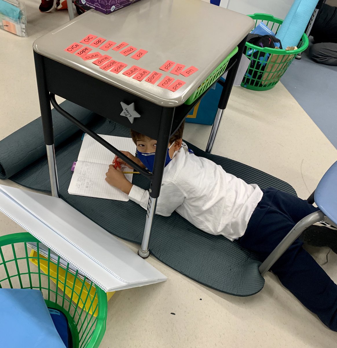 Getting cozy while we build upon both pattern understanding AND word meaning in word study by playing Goes Together/Doesn’t Go Together! <a href="/Stowell_28/">Rebecca Stowell (she/her/mom)</a> #wtw #wordstheirway