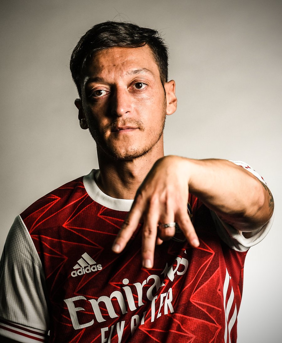 brfootball's tweet photo. Arsenal get in front of the cameras 📸 https://t.co/dHWtiyWJf8