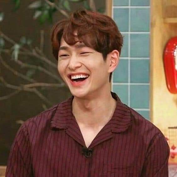 Nct2020winwin's tweet photo. °~ Onew's smile ~°
#SHINee #온유버블 https://t.co/xdJGf9n5uz