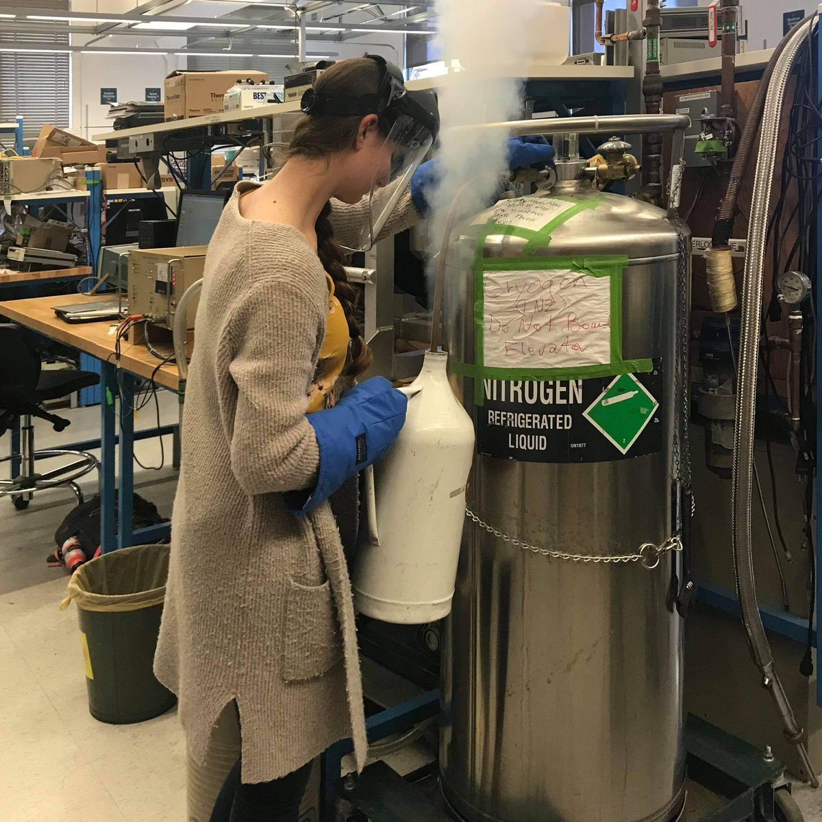 _STEMinists_'s tweet photo. #STEMinistsnapshots Sophie Parsons (she/her/hers) has recently completed her undergraduate degree in Physics from the University of California, Berkeley. She is now a first year PhD student, studying Engineering Physics at UC San Diego. #UCBerkeley #Engineering #physics #STEM https://t.co/G9sZKEXhSq
