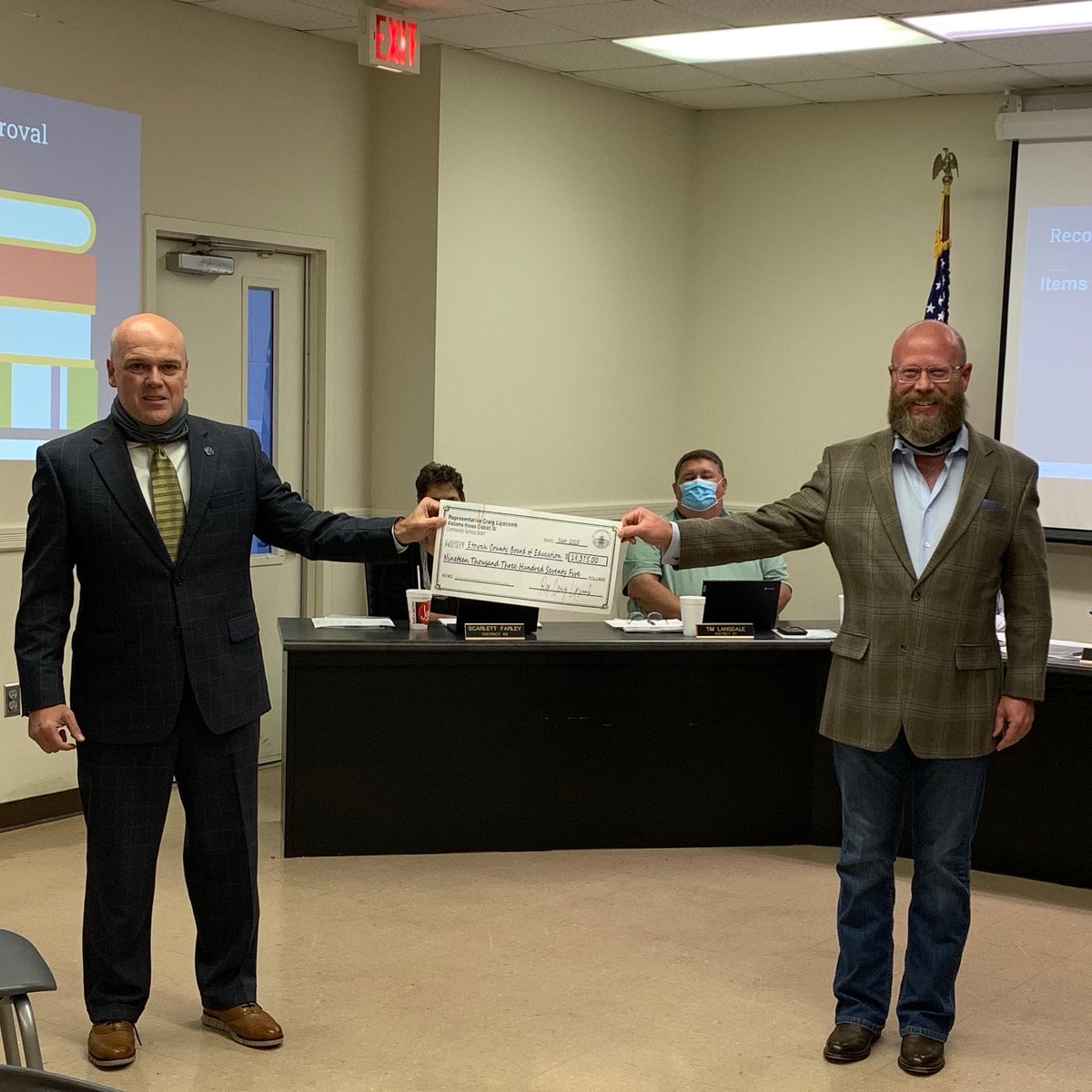 ECBOE's tweet photo. Representative Craig Lipscomb donates funding for Community Service Grants for Teachers. Thank you Representative Craig Libscomp for supporting Etowah County Schools! https://t.co/JP0gylBR4Z