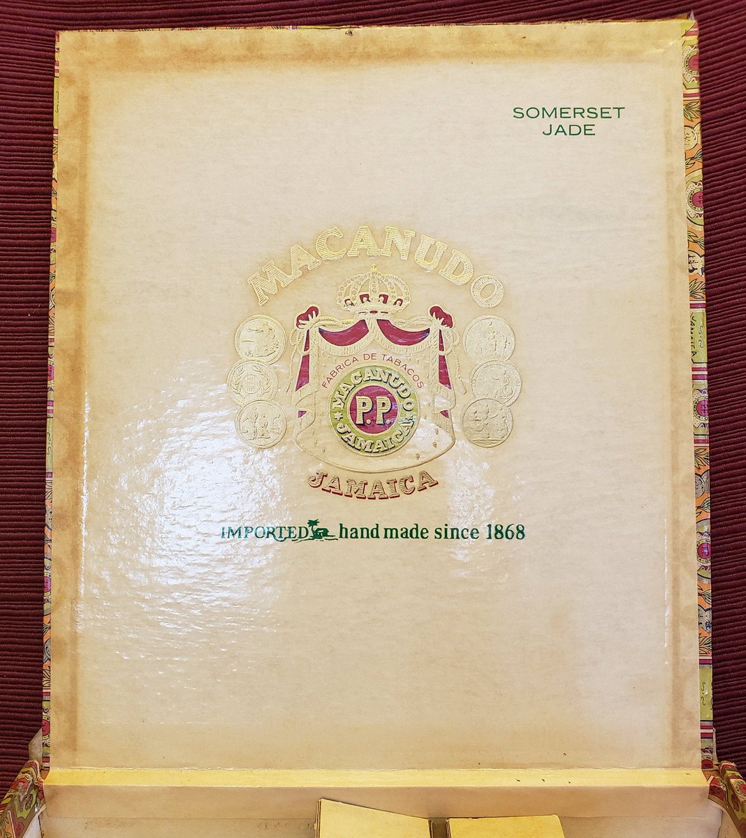 atticesoterica's tweet photo. Vintage Macanudo Jamaica Cigar Box With Certificate Label That Once Held Somerset Jade Cigars Collectible Tobacciana https://t.co/DNv5VA7GQF #Antiques #Collectibles #AtticEsoterica #Vintage #Etsy #CollectibleBox https://t.co/EaFke6LuYE