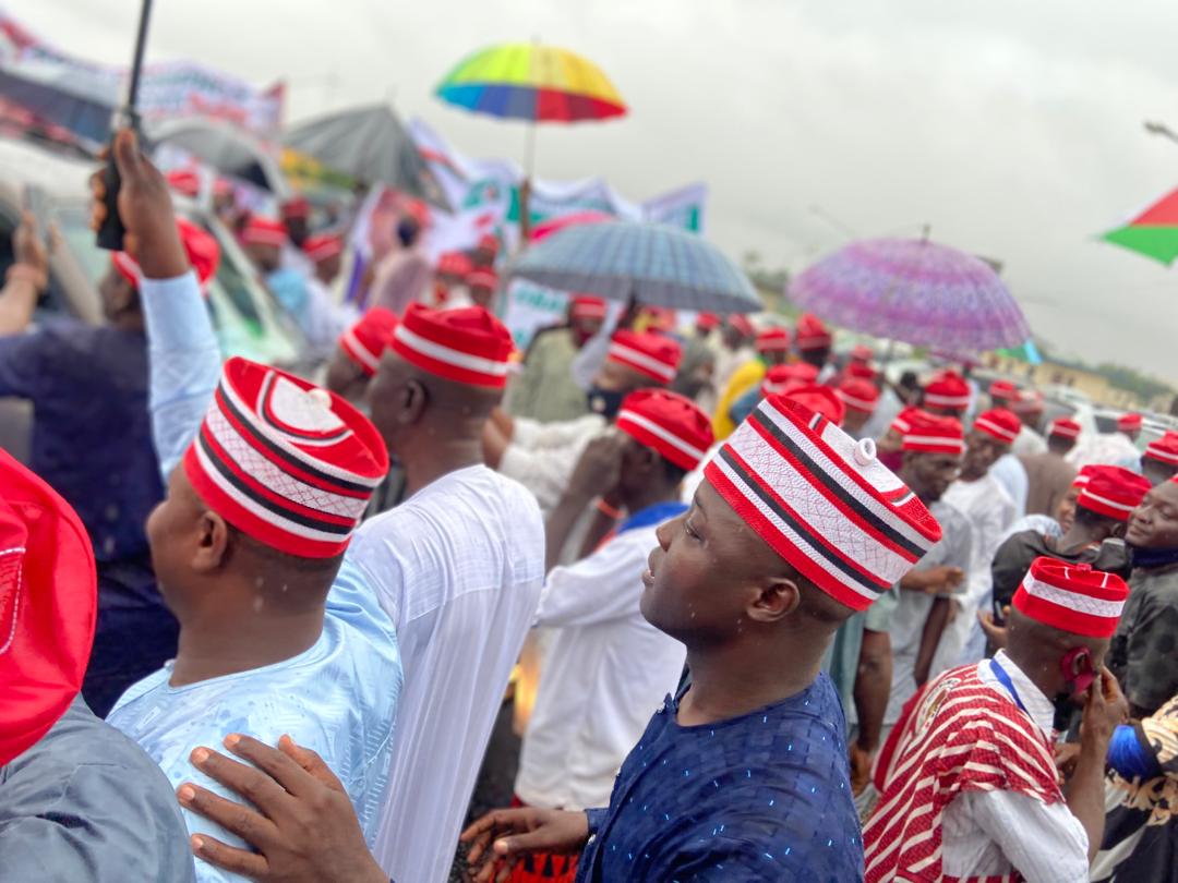 nkfulatan's tweet photo. Our esteemed leader HE Sen. @KwankwasoRM fnse, at Edo state.

PDP Power ☂️💪🏻
Kwankwasiyya Amana 🔴✌🏻

#Obaseki2020 #EdoIsRed #EdoDeservesObaseki https://t.co/oiR3PaSJ8C